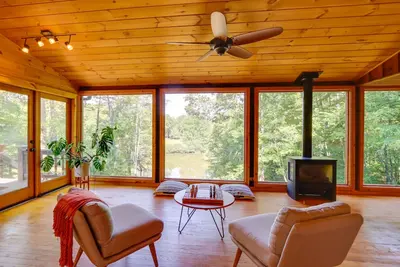 Image de Blue Ridge Cabin w/ Hot Tub & Private Lake!