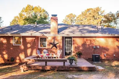 Image de Cozy Adams St Cottage! Short walk to square!