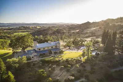 Image de Live like a vintner in the heart of California Wine Country