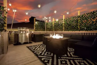 Image de Family Friendly, Lovely 6 Bd Retreat w/ Game Room, Back Deck & Bar