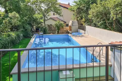 Image de Superbe maison à Omisalj avec Wi-Fi