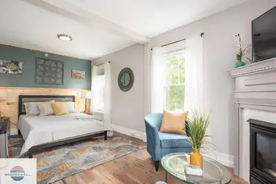 Image de New! ! ! Couples getaway close to outdoors activities and downtown North Conway