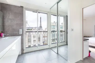 Image de Luxury Eiffel Tower view - Paris 16
