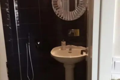 Image de 5 minutes from the center of the town cozy apartment with complete comfort