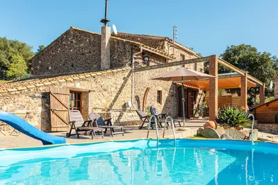 Image de Villa 'Masia Can Vilar' avec vue sur les montagnes, piscine privée et Wi-Fi