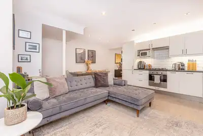 Image de Stunning 2br Flat w/private Garden, Kilburn\n