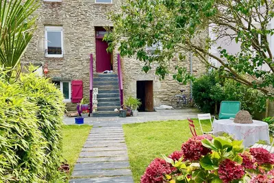 Image de Maison de famille à 100m de la plage  sur l'île de Groix charme fou jardin clos.