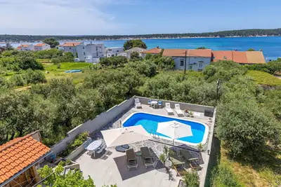 Image de Bel appartement à Rab avec WiFi