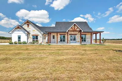 Image de New! Luxury Texas Farmhouse