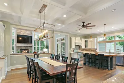 Image de Luxury Abbey Springs Lake House |Extraordinary 3 Level Home |Golf Cart |Wraparound Deck |Pools |Golf