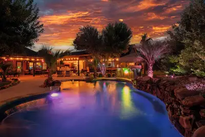 Image de The Gotti Ranch/ Gameroom/ Pool/ Gym/ Theater/ Tiki bar/ Mariokart/ Hot tub