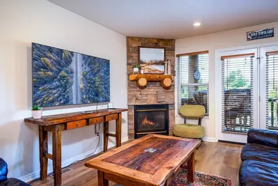 Image de Cozy Comfy Condo Mh107| Near Powder Mtn | Hot Tub