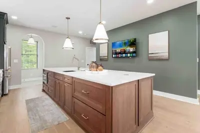 Image de Luxe New Home w/RoofTop Terrace!