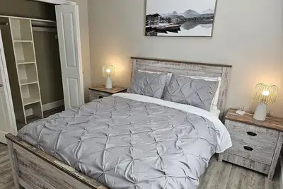 Image de Mountain and park view! Stylish & Comfortable, Sleep 4