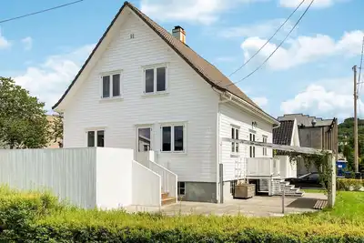 Image de Belle maison à Lyngdal avec WiFi