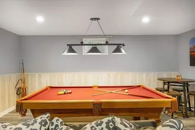 Image de Hot Tub, Pool Table, 6br, 2 Living Areas, 2 Patios