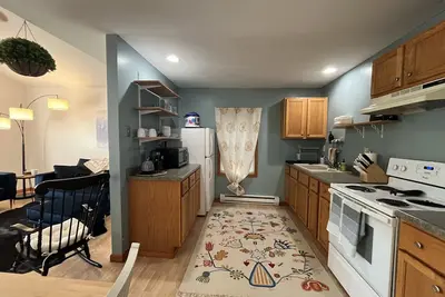 Image de South Marquette Cottage - Walk to everything!