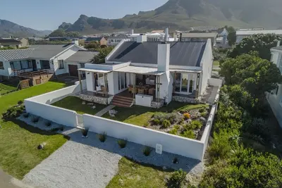 Image de Efcharisto Cottage | Sea, Style & Serenity