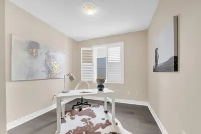 Image de Entire 4 Bedroom Home in Whitby