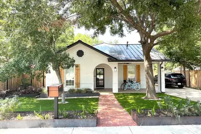 The Lone Star Bungalow