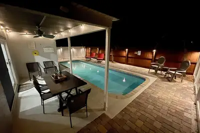 Image de Winter Escape! Modern Heated Pool Home • Ping Pong • 5mi to Beach • 3mi to Img