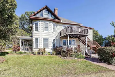 Image de Historic 5br |4 King Beds | Walk to Florida Southern U | Private Deck | Near Lake Hollingsworth!
