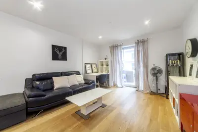 Image de Spacious Modern 3 Br Apt w\/ Balcony, Woolwich