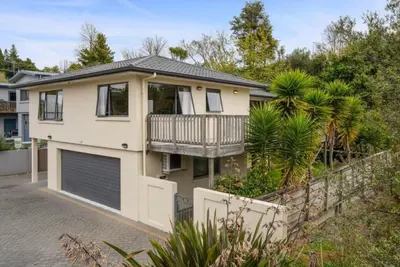 Image de Riverbank Retreat - Spacious, family home near the Waikato River.
