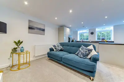 Image de Stylish & Contemporary 2 Bedroom House in Worksop