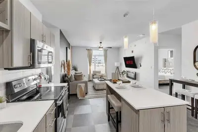 Image de Pool, Gym, and Game Room - Lcp Collection