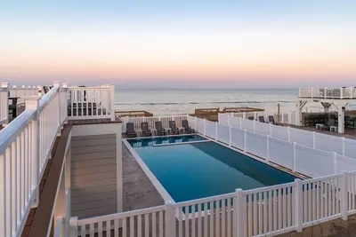Image de Island Enchantment - Oceanfront Pet Friendly w/ Cabana Service
