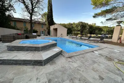 Image de Bastide avec piscine et spa vue Sainte Victoire