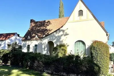 Image de Elegant 3 Bd/2 Ba w/ 3 parking w/ Self Chk, quiet