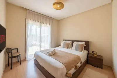 Image de Trois chambres et Jardin Privé à Prestigia