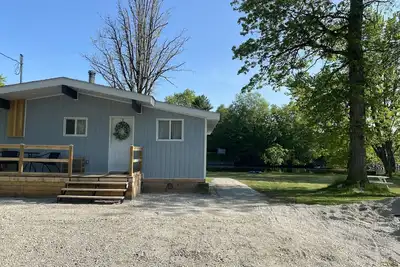 Image de Newly Renovated Cozy Waterfront Muskoka Cottage