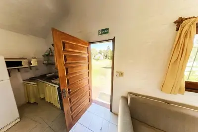 Image de 1 Bedroom Beachfront Pool Cottage