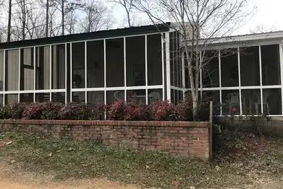 Image de Lake Access House.