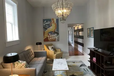 Image de Historic loft  apartment in downtown Frankfort, Two blocks from Lake Michigan!