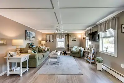 Image de Cozy Vermont Escape - Patio, Lake & Mountain Views