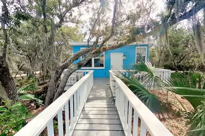 Image de Cedar Key IslandCoastalHeavenCottage Kayak to island beach! . Pets stay free!
