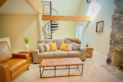 Image de Hillside Hideaway in Marietta, Oh:  4 beds, 2 baths, stunning views! \n\n\n\n