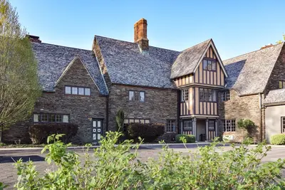 Image de Stately and Historic Riverfront Mansion. Pet Friendly!