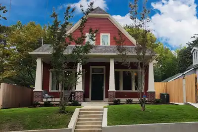 Image de Higbee House Too, Aka The Jolly Roger