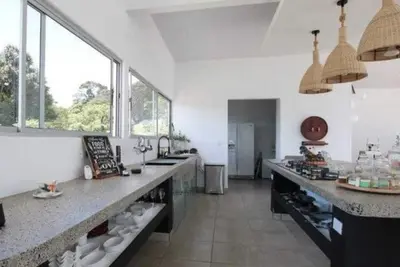Image de Luxurious suites that submerse you in the majestic energy of Lake Arenal