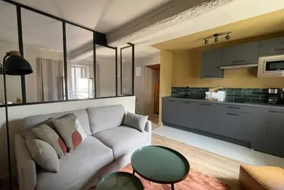 Image de Le Clos de St Val 5 - Élégance Historique et Confort Moderne