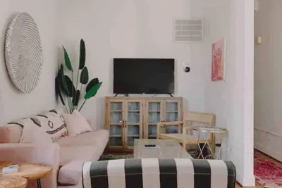 Image de A Charming Charleston Apt Off King St