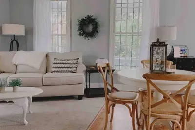 Image de The Haven - Off of King St - Sleeps 4!