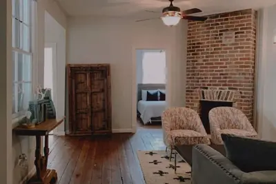 Image de Quaint Southern Charm - 2 Br Downtown Eastside