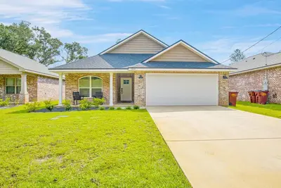 Image de Two charming 3-bed, 2-bath houses side by side