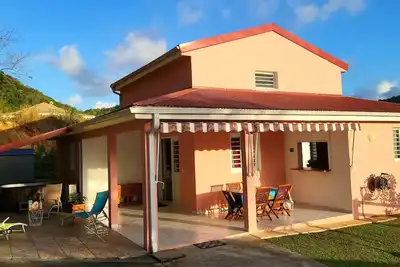 Image de Charmante petite villa avec bain à remous, à 700 mètres de la plage Anse à l'Ane